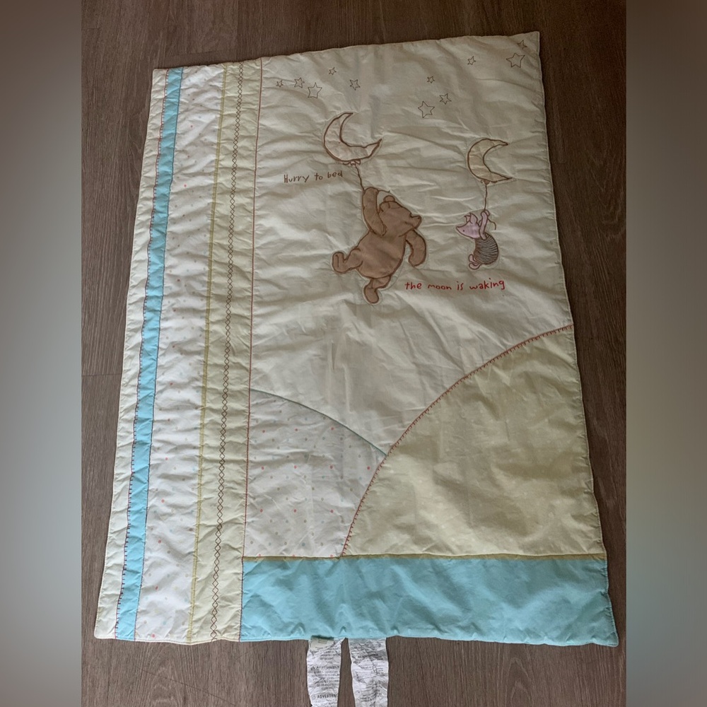 Disney Classic Winnie The Pooh crib Comforter Nursery  Bedding 42x31